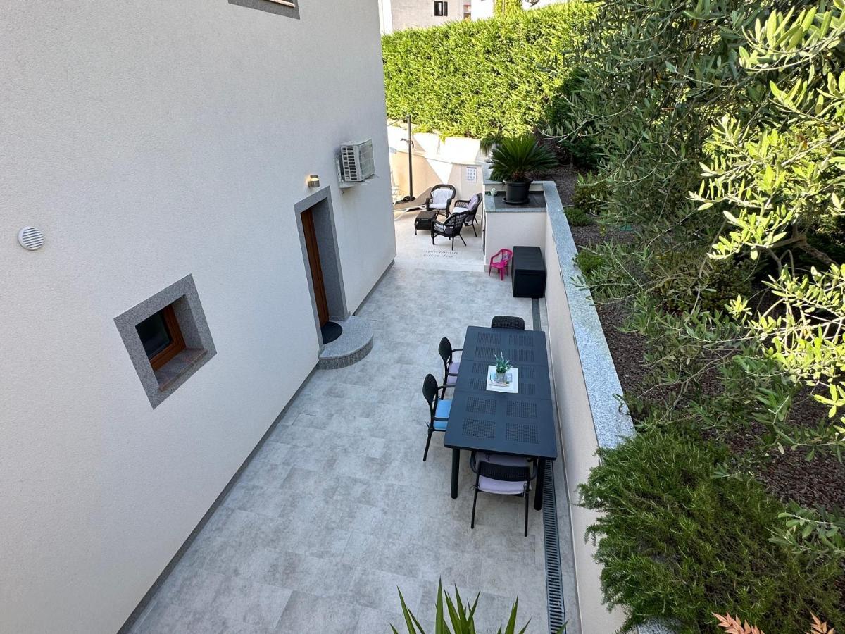 Apartments Edi & Tea Malinska Exterior photo